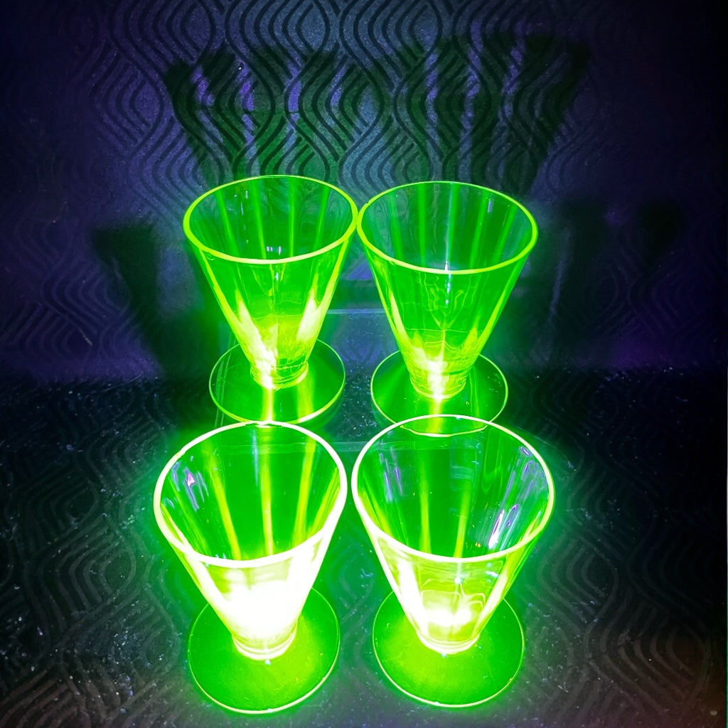 Glassware of the Great Depression | Uranium Glass, Amberina, & More