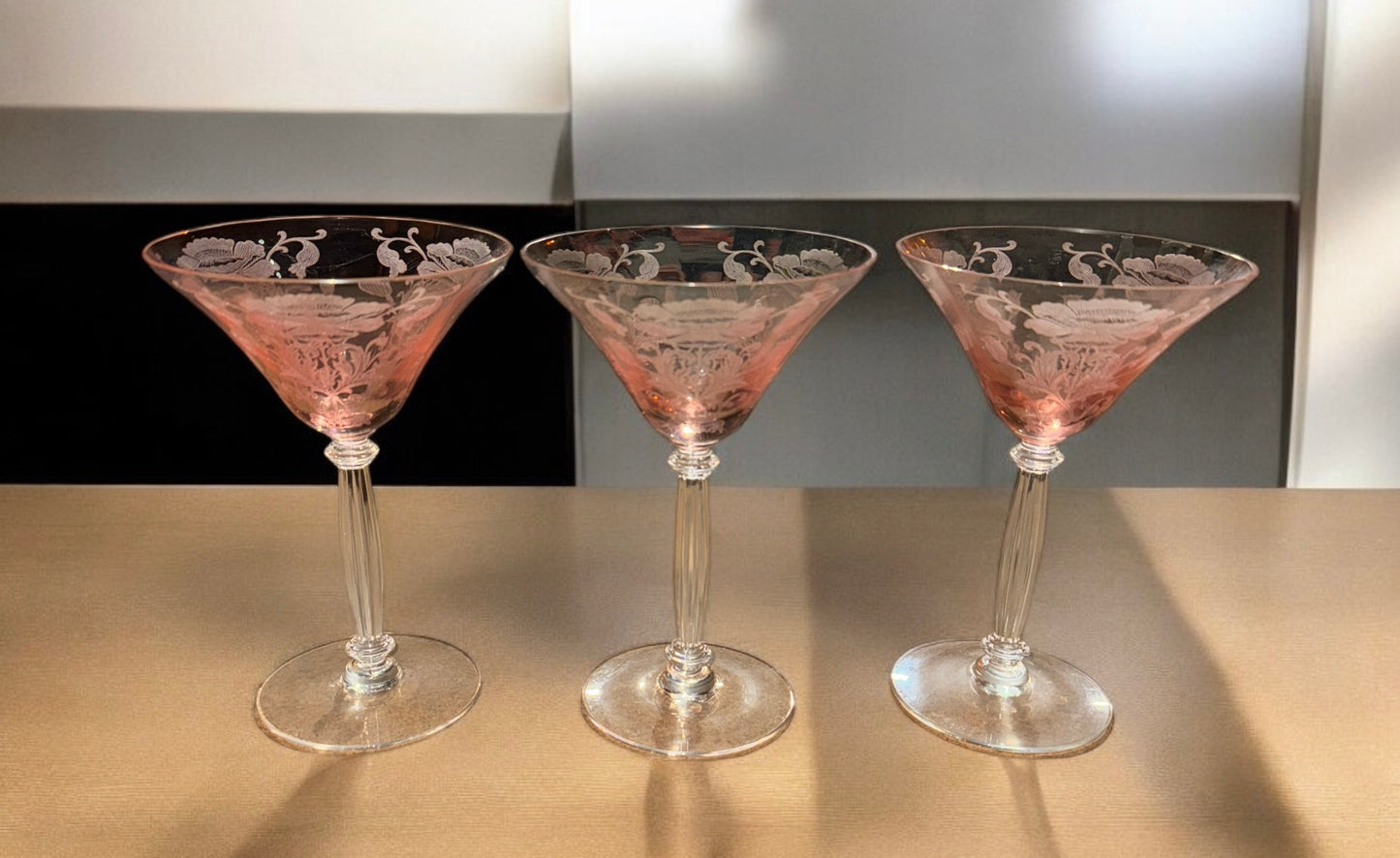 (1) Tiffin-Franciscan ‘Flanders Pink’ Champagne/Tall Sherbet Glass